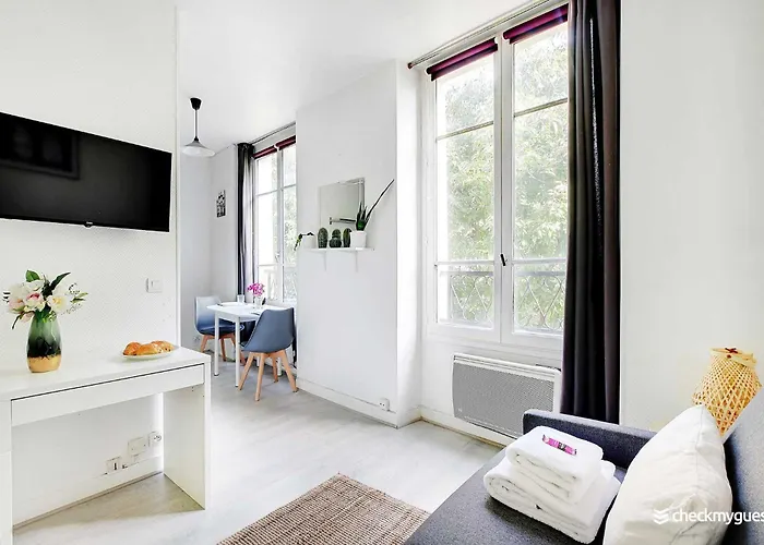 Cosy Studio In The Heart Of The Marais